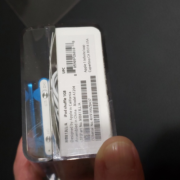 Apple iPod Shuffle 1GB Turquoise Blue Docking Charger Earphones - Picture 8 of 8